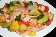 Tôm mực xào rau xanh